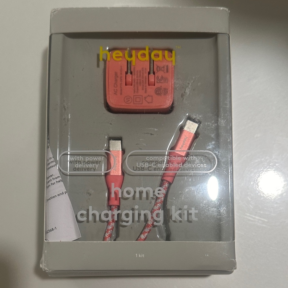 Heyday Coral Charging Kit with USB-C Cable